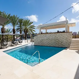 https://harbor-hotel-casino-curacao.comcaribbean.com