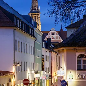 https://hotel-am-peterstor.com-bavaria.com